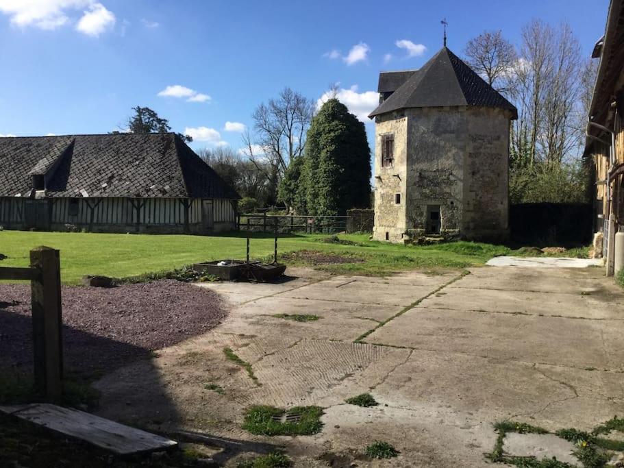 La Ferme Du Chateau Fauguernon Luaran gambar